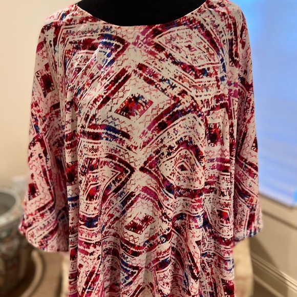 Show Me Your Mumu round neck tunic top. Pink/Red/Blue/White pattern. - Picture 2 of 4